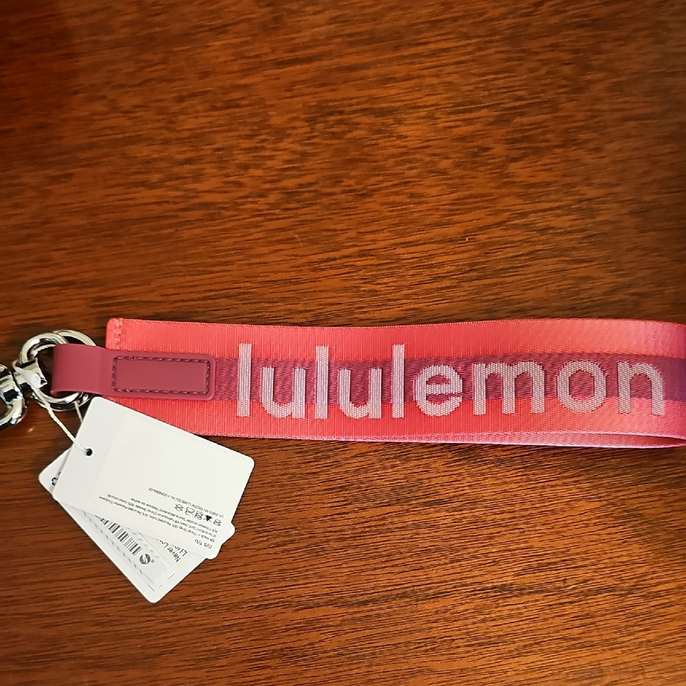 NWT Lululemon Never Lost Keychain